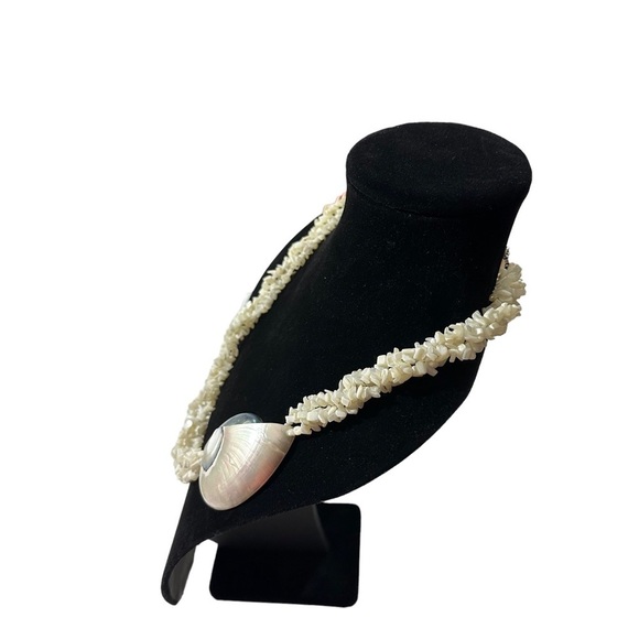 Vtg Bold 3 Strain Shell Beads Beach Necklace with Huge Natural Shell Pendant 27” - Picture 8 of 10